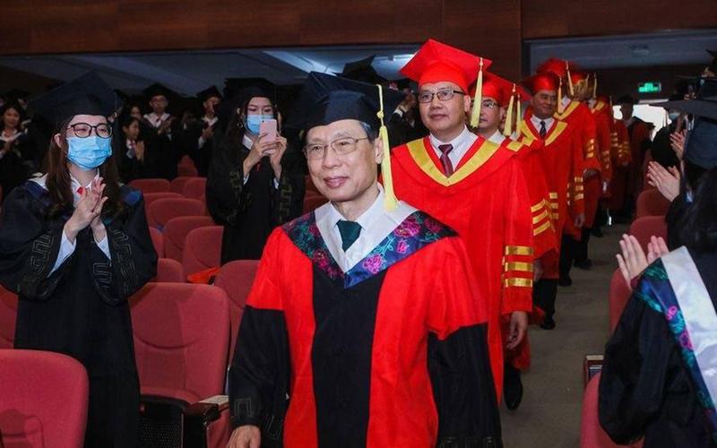 公牛观众热烈欢呼！，姆巴佩迎来五赛季出色发挥赢得满堂喝彩