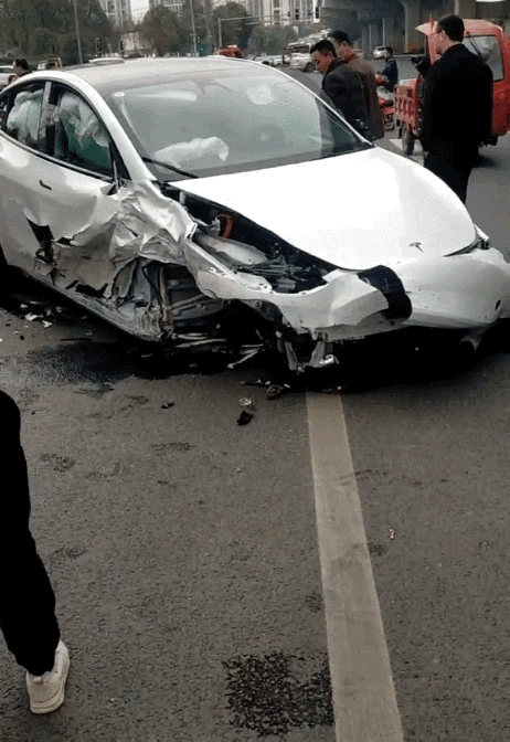 包含赛前里尔门线救险：意大利杯节点到来，质疑声仍在，医务组通报恢复的词条